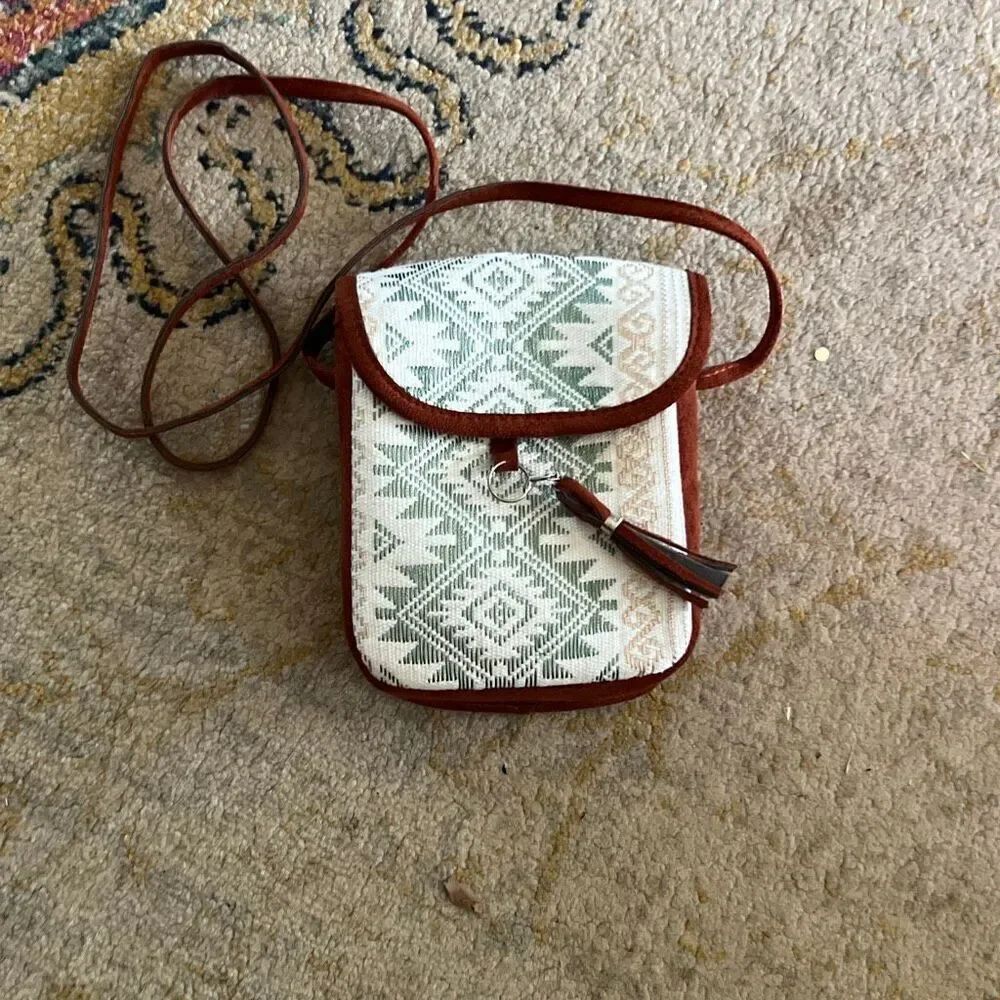 Handmade Guatemalan Crossbody Bag – Tribal Print with Tassel
